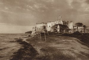 México: Campeche, Ruínas do mosteiro de São Francisco (fotografia a preto e branco) de Hugo Brehme