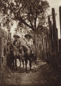 México: Mexicanos em traje nacional (fotografia a preto e branco) de Hugo Brehme