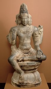 Brahma, Dinastia Chola (granito com traços de gesso e pigmento vermelho)