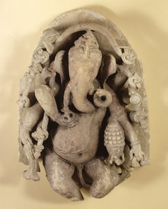 Figura de Ganapati, Dinastia Chandella (arenito)