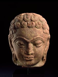 Cabeça de um Tirthankara Jain, Região Mathura, período Kushan, século III-IV dC (arenito) de Indian School
