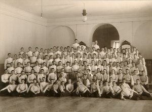 Grão-duque Constantine Constantinovich da Rússia no Cadet Corps, Poltava, c1870s. de Iosiph Khmelevsky