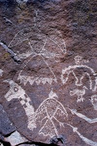 Gravuras rupestres Anasazi encontradas no Novo México.