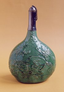 Garrafa de vidro verde, provavelmente de Isfahan