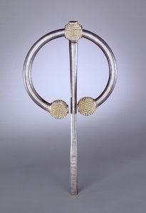 Broche de Cardo, Período Viking (prata dourada) de Irish School