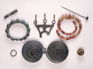 Joalharia encontrada em um túmulo feminino em Hallstatt, Celtic