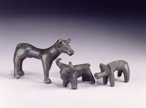Dois touros, da Hungria e um javali, da Caverna Gower, Rhossilly, Gales do Sul, Idade do Ferro (bronze) de Iron Age