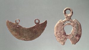 Duas navalhas, do cemitério de Hallstatt (bronze)