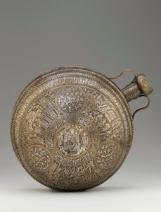 Cantina, da Síria ou do norte do Iraque, período Ayyubid, meados do século XIII (latão, incrustações de prata)