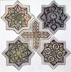 Cinco telhas, Kashan, Irã (pedra-colar decorada em brilho marrom dourado) de Islamic School