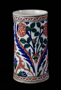 Pote com decoração floral, Iznik (cerâmica) de Islamic School