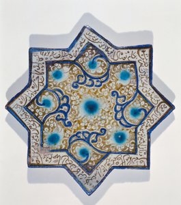 Telha dourada folheada em forma de estrela em forma de estrela no estilo de Takht-e Solaiman, do século XIII a XIV (cerâmica) de Islamic School