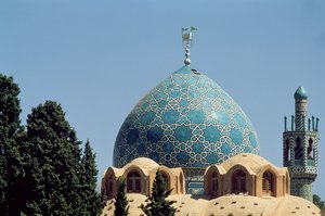 Cúpula de azulejos turquesa do Mausoléu de Shah Nematollah Vali, construída entre 1330-1430 de Islamic School