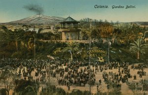 Jardim de Bellini, Catania, Sicília. Postal enviado em 1913. de Italian Photographer