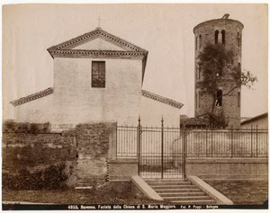 Igreja de Santa Maria Maior, Ravenna, Emilia-Romagna, Itália, fotografia de Pietro Poppi, Bolonha, ca 1900 de Italian Photographer