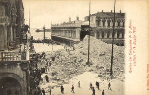 Colapso do Campanile de San Marco, Veneza, 14 de julho de 1902 de Italian Photographer