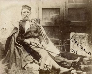 Giuseppe Garibaldi em Aspromonte, com lesão na perna em 1862 de Italian Photographer