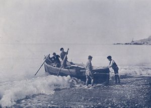 Itália: Bordighera, pescadores retornando ao porto (foto a p/b) de Italian Photographer