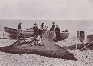 Itália: Bordighera, pescadores trabalhando (foto a p/b) de Italian Photographer