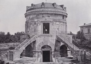 Itália: Túmulo teodórico, Ravenna (foto a p/b) de Italian Photographer