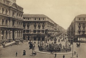 Nápoles: Piazza Della Borsa e Rettifilo Corso Umberto I (foto a p/b) de Italian Photographer