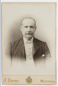 Foto em cartão postal retratando o pintor Albano Lugli de Italian Photographer