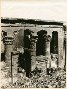 Pronaos do Templo de Mandulis, Kalabsha, Egito, fotografia de Antonio Beato de Italian Photographer