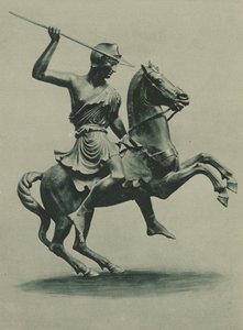 Estátua romana de uma amazona a cavalo encontrada em Herculano (fotografia a preto e branco) de Italian Photographer