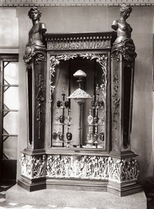 Vitrine, Officina Profumo, Farmaceutica di Santa Maria Novella, Florença, Itália de Italian Photographer