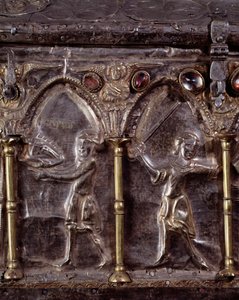 Arca de Barbarossa, com cenas da vida de São João Batista (madeira, folha de prata e pedras de Italian School
