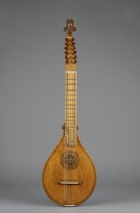 Cittern (Creta) (bordo, pedra azul, marfim) de Italian School