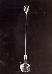 Cópia de um thermoscope inventado por Galileo Galilei (1564-1642) de Italian School