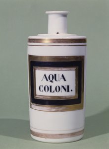 Garrafa Eau de Cologne, início do século XIX (cerâmica) de Italian School
