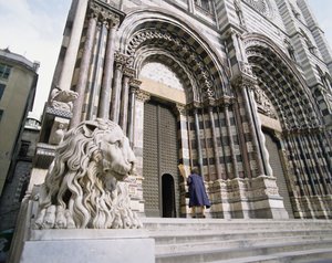 Fachada da foto da Catedral de São Lourenço) de Italian School