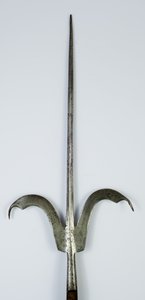 Friuli Spear, c.1600 (aço e madeira) de Italian School