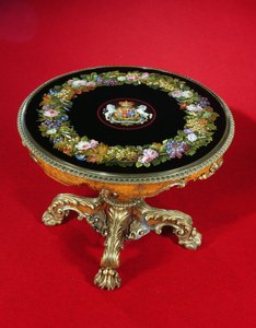 Mesa de micro-mosaico com brasões de Norfolk e Leveson-Gower, 1847 (madeira, metal e micro-mosaico)