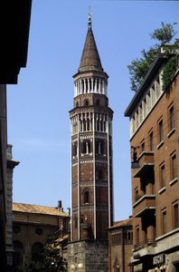Milão: a torre do sino de San Gottardo. de Italian School