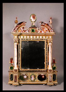 Espelho de Maria de Médicis (1573-1642) (cristal de rocha, esmalte, sardônica e ágata) de Italian School