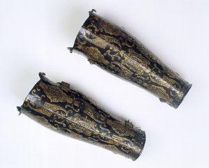 Par de caneleiras do arsenal do arquiduque Albrecht (1559-1621) Governador dos Países Baixos, c.1598 (ferro com prata e ouro)