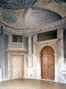O ospedaletto. A sala onde Vivaldi (1678 - 1741) tocava. Veneza. Os órfãos da Filarmônica cantavam atrás dos portões. de Italian School