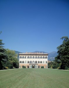 Vista da fachada de Villa reale di Marlia (ou Palazzo Orsetti) de Italian School