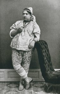 Uma judia montanhesa (fotografia a preto e branco) de J. Andre Garrigues