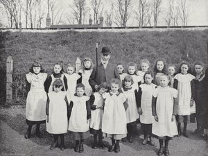 Hocktide em Hungerford, exigindo férias para crianças em idade escolar de J. Benjamin Stone