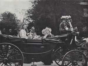 Knutsford May Day Festival, a Rainha e os Assistentes de J. Benjamin Stone