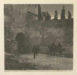 Trabalho de Câmara: A Gateway - Segovia, 1914. de J. Craig Annan