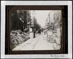 Tammany Street Cleaning antes do Dia Warings, em frente ao 9 Varick Place, c.1890