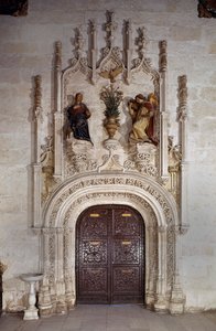 Anunciação, portal da Sacristia (madeira pintada) de Jacobo Florentino
