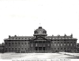 Fachada e cúpula da École Militaire, construída entre 1751 e 1773