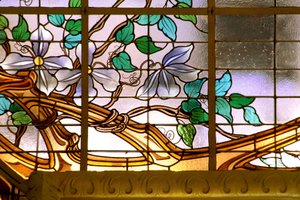Nancy (departamento 54), Art Nouveau, "La verriere aux Clematites" (1901) - detalhe, Stained glass de Jacques Gruber (1870-1936), no Credit Lyonnais, rue St Georges