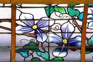 Nancy (departamento 54), Art Nouveau, "La verriere aux Clematites" (1901) - detalhe, Stained glass de Jacques Gruber (1870-1936), no Credit Lyonnais, rue St Georges